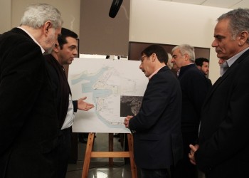 Επίσκεψη Τσίπρα στην περιοχή των πρώην λιπασμάτων στη Δραπετσώνα