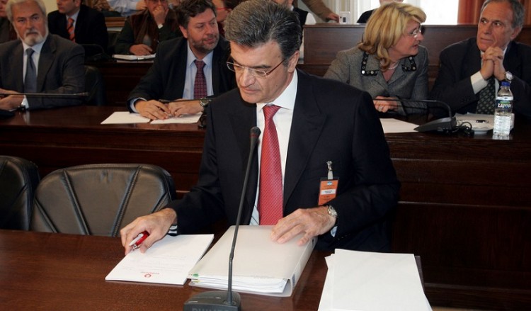 Πρόστιμο 50,6 εκατ. ευρώ στη Vodafone