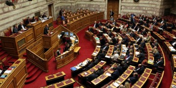 Τι δηλώνουν οι γιατροί-βουλευτές που έθεσαν εαυτούς στη μάχη κατά της πανδημίας