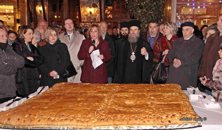 Στην Αρναία Χαλκιδικής έφτιαξαν χριστόψωμο 180 κιλών! (φωτο)