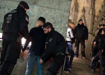 Σάλος με τις καταγγελίες για μαζικές σεξουαλικές επιθέσεις στη Γερμανία