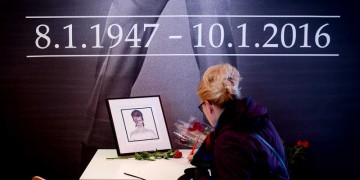 Το γερμανικό ευχαριστώ στον Ντέιβιντ Μπάουι επειδή «βοήθησε να πέσει το Τείχος»