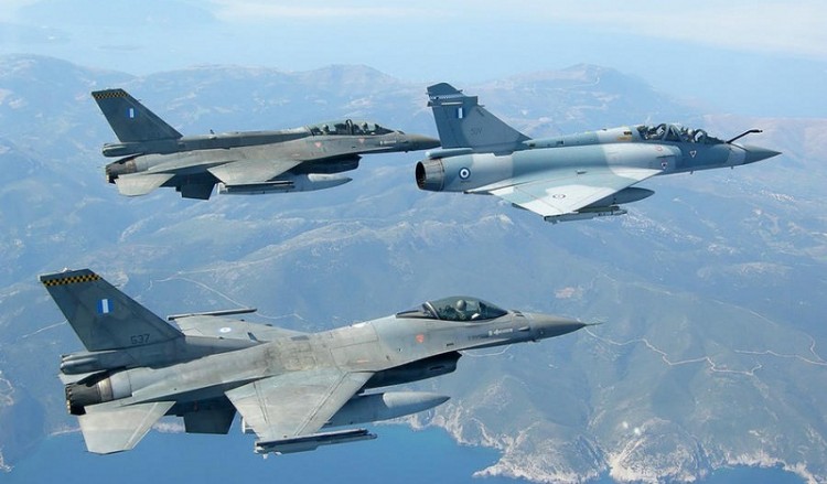 Επτά εικονικές αερομαχίες και 39 τουρκικές παραβιάσεις στο Αιγαίο