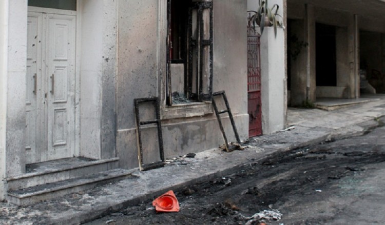 Επίθεση με μολότοφ στο σπίτι του Αλέκου Φλαμπουράρη