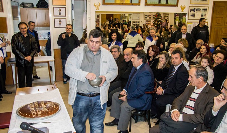 «Καλαντίασμα», ποντιακά έθιμα και μουσική στη γιορτή του Συλλόγου Ποντίων Ελευθερίου-Κορδελιού (φωτο, βίντεο)