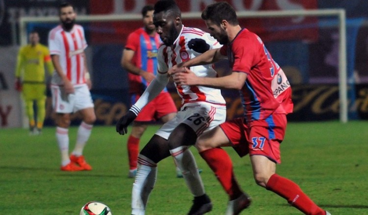 Super League: Ποδαρικό με νίκες για Ολυμπιακό και ΑΕΚ