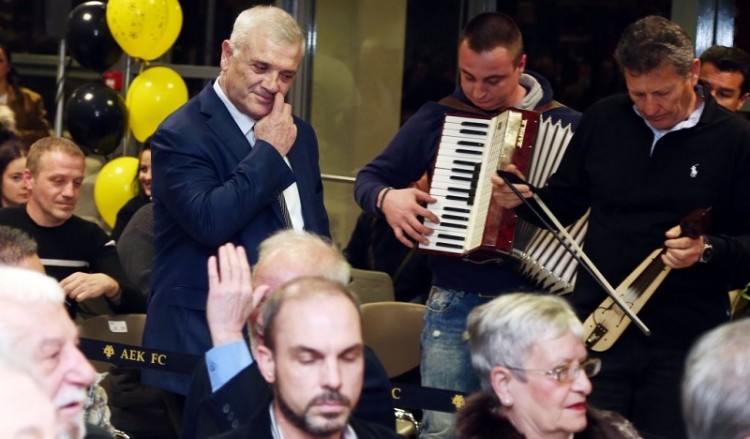 Ένα ποντιακό τραγούδι για τον Μελισσανίδη στην πίτα των παλαιμάχων της ΑΕΚ (βίντεο, φωτο)