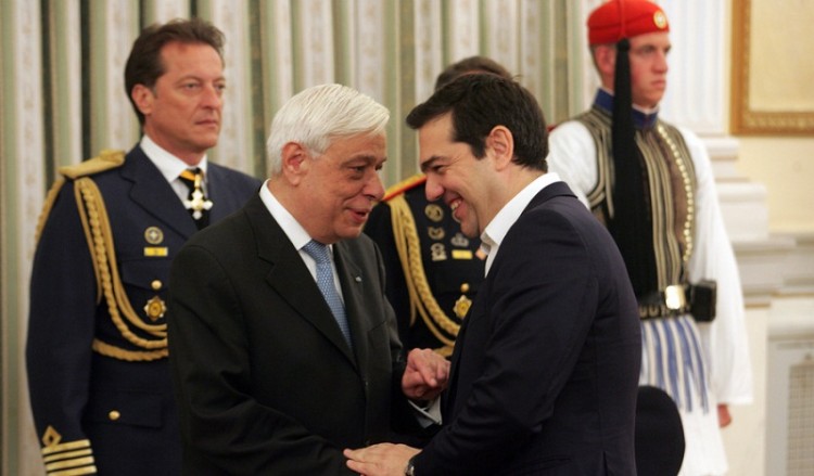Παυλόπουλος σε Τσίπρα: Του χρόνου με γραβάτα!