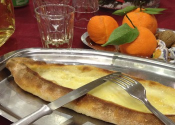 Υποδοχή της νέας χρονιάς με χορό και τραγούδι, Μωμόγερους και... πεϊνιρλί από τους Πόντιους Νίκαιας-Κορυδαλλού (φωτο, βίντεο)