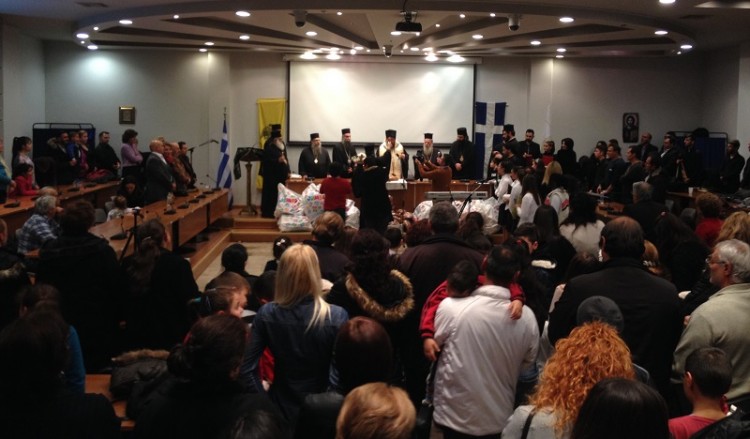 Με λύρες και ποντιακά από τον Δημήτρη Καρασαββίδη, κοπή πίτας στην «Παναγία Κανάλα» (φωτο, βίντεο)