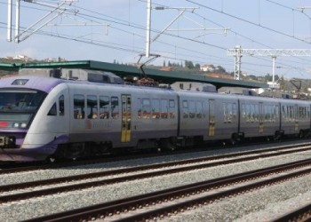 Δεν κυκλοφορούν σήμερα προαστιακός και τρένα 8