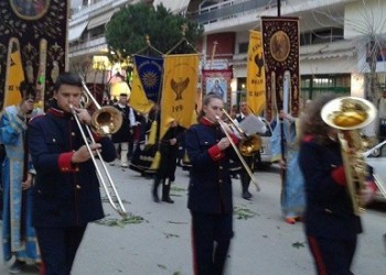 Παλλαϊκή υποδοχή του Σταυρού των Μεγαλοκομνηνών  στην Πτολεμαΐδα