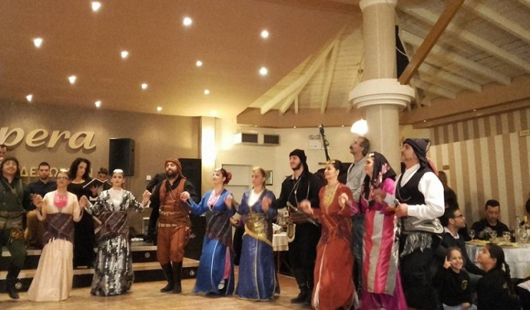 Εικόνες ποντιακής λεβεντιάς από το χορό του «Πυρρίχιου» Δράμας (φωτο, βίντεο) - Media Gallery