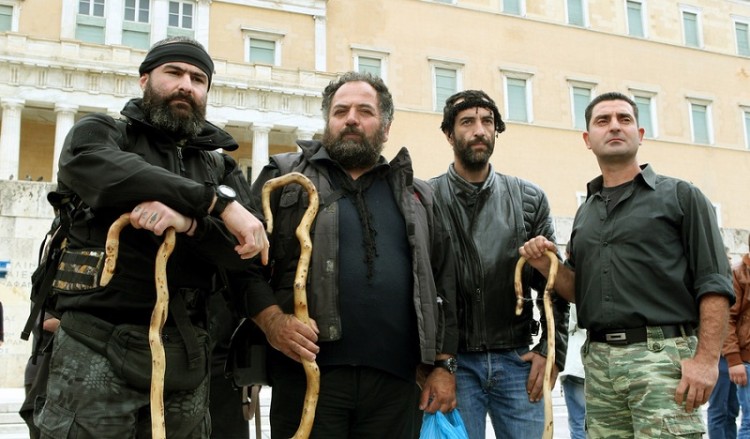 Στο Σύνταγμα παραμένουν και σήμερα οι αγρότες