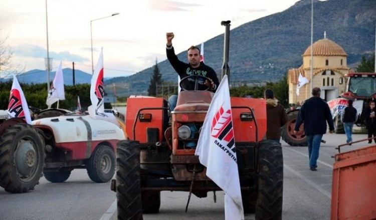 Νέα πρόταση για τους αγρότες ετοιμάζει το Μαξίμου