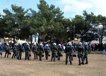 Ένταση έξω από τη δομή φιλοξενίας στα Διαβατά (βίντεο)