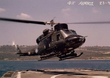 Εντοπίστηκαν οι σοροί των δυο χειριστών του ελικοπτέρου – Συνεχίζονται οι έρευνες