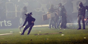 Εξαρθρώθηκε ομάδα «επαγγελματιών» μπαχαλάκηδων – Ήταν και στα επεισόδια του ντέρμπι της Λεωφόρου