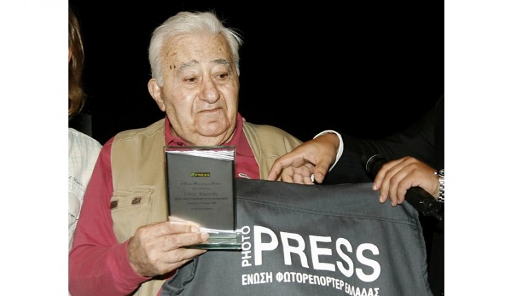 Έφυγε ο φωτορεπόρτερ-θρύλος, ο Γιάννης Κυριακίδης (βίντεο-φωτο)
