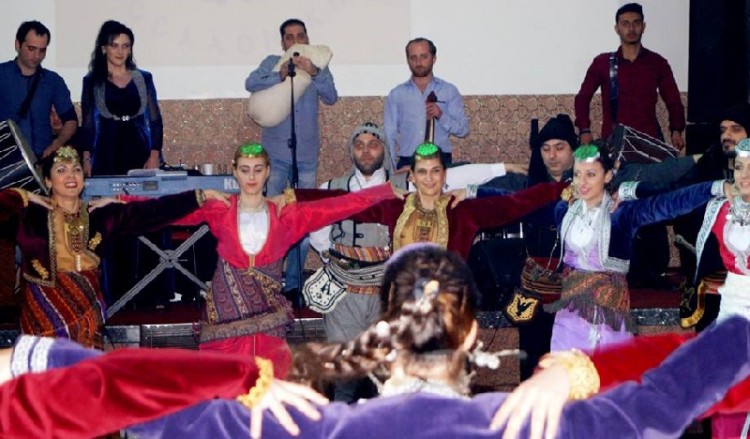 Εικόνες από τον ετήσιο χορό του Ποντιακού Συλλόγου Καλλιθέας-Συκεών (φωτο)