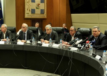 Πώς θα μετακινούνται οι πρόσφυγες στα hotspot