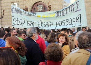 Συγκέντρωση διαμαρτυρίας έξω από την αυστριακή πρεσβεία στην Αθήνα