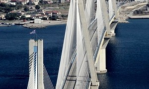 Κλειστό το πορθμείο Ρίου-Αντιρρίου λόγω ανέμων
