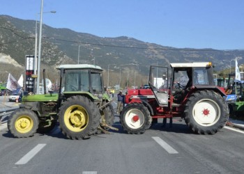 Οι αγρότες κόβουν την Ελλάδα στα δύο, «ρήγμα» στα μπλόκα
