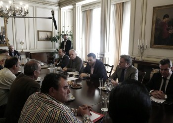 «Παράθυρο» για επιστροφή των αγροτών στα χωράφια