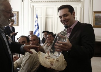 Τσίπουρο με... μήνυμα από τον Μπούτα στον Τσίπρα