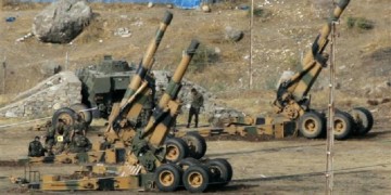 Άμεση αποχώρηση των Κούρδων της Συρίας από την Αζάζ απαιτεί ο Νταβούτογλου