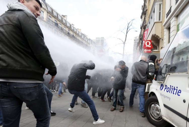 Σε πεδίο μάχης μετατράπηκε το κέντρο των Βρυξελλών