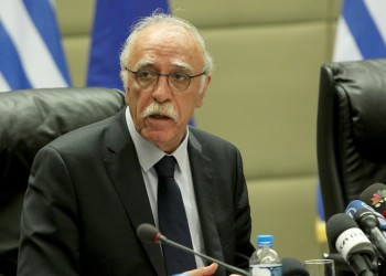 Συντονιστικό όργανο για το προσφυγικό με επικεφαλής τον Βίτσα