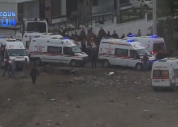 Αιματηρή βομβιστική επίθεση στο Ντιγιάρμπακιρ εναντίον αστυνομικών (βίντεο)