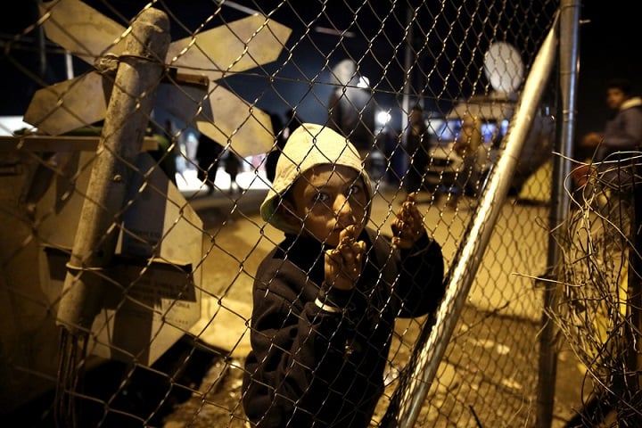 Στο φράχτη της Ειδομένης χιλιάδες πρόσφυγες – Ένας καταυλισμός όλη η χώρα