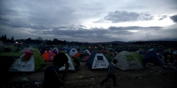 Επίσημα στοιχεία: Πόσοι πρόσφυγες είναι στην Ελλάδα (γράφημα)