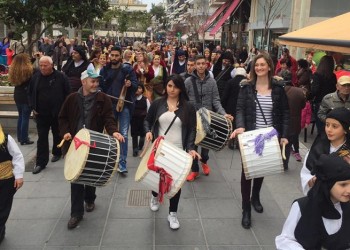 Ξεσήκωσαν την πόλη της Καλαμαριάς οι Πόντιοι πριν από τον ετήσιο χορό τους (φωτο, βίντεο)