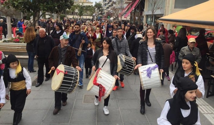 Ξεσήκωσαν την πόλη της Καλαμαριάς οι Πόντιοι πριν από τον ετήσιο χορό τους (φωτο, βίντεο)
