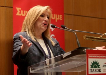 Προσκλητήριο Γεννηματά σε Θεοδωράκη και Παπανδρέου