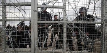 Και οι χώρες της Βαλτικής υψώνουν φράχτες για τους πρόσφυγες