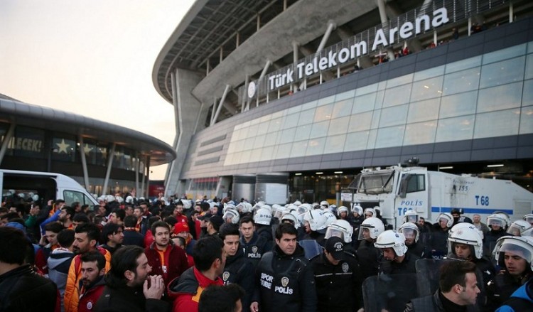 Τρομοκρατική απειλή πάνω από την Κωνσταντινούπολη – Αναβλήθηκε το ντέρμπι της Γαλατάσαραϊ με την Φενέρμπαχτσε