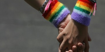 Έριξαν στον Θερμαϊκό δύο άτομα που συμμετείχαν στο Thessaloniki Pride