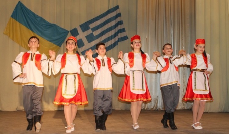 В Приазовье провели VІ районный фестиваль греческой культуры «Огонь Эллады» (фото)