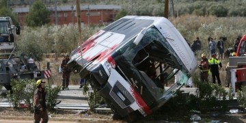 Θανατηφόρο τροχαίο στην Ισπανία με λεωφορείο που μετέφερε ξένους φοιτητές (βίντεο)