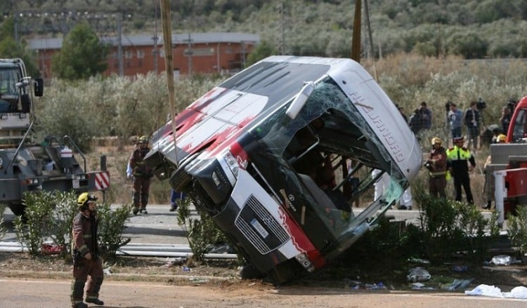 Θανατηφόρο τροχαίο στην Ισπανία με λεωφορείο που μετέφερε ξένους φοιτητές (βίντεο)
