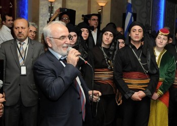 Иван Саввиди стал почетным гостем фестиваля понтийских танцев