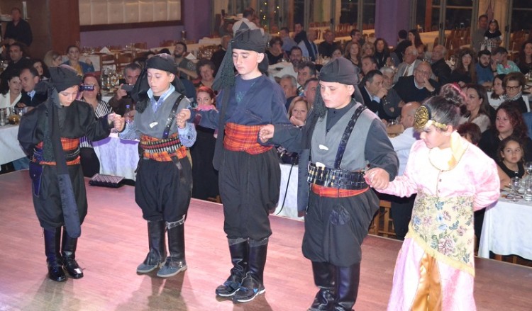 Το pontos-news.gr στην ετήσια χοροεσπερίδα του «Ξενιτέα» Κω (φωτο, βίντεο)