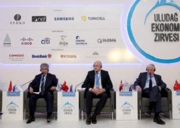 Αίσθηση προκαλούν οι δηλώσεις Παπαντωνίου σε οικονομικό φόρουμ υπέρ της ένταξης της Τουρκίας στην ΕΕ