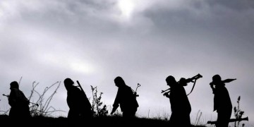 Σφυροκοπά βάσεις του PKK η Τουρκία σε αντίποινα για τη χθεσινή επίθεση αυτοκτονίας