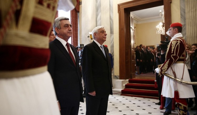 Μήνυμα ότι δεν ξεχνούν τη γενοκτονία Ποντίων και Αρμενίων έστειλαν οι πρόεδροι Ελλάδας και Αρμενίας